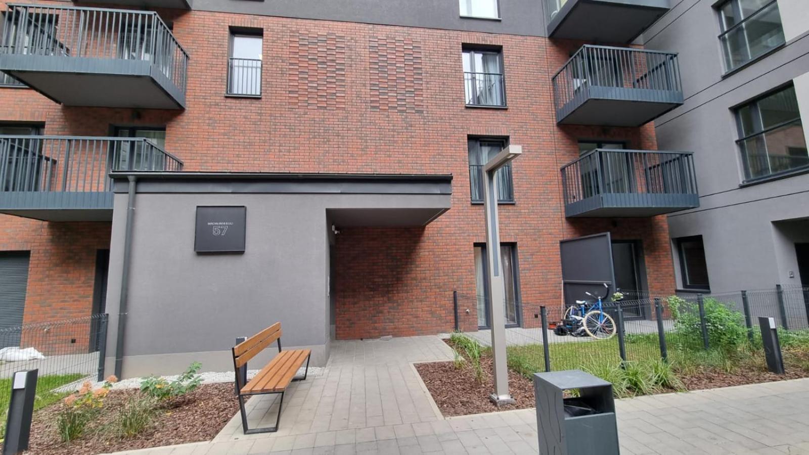 New #Madalinskiego57 - City Center, New Bulding, 2 Bedrooms, 2X Double Beds And A Fold-Out Sofa, Separate Kitchen, Air Conditioning, Balcony, Underground Parking, Self Check In 24H, Internet, Netflix, Coffee Machine, Washing Machine,1 Km To The Railw Wroclaw Exterior photo
